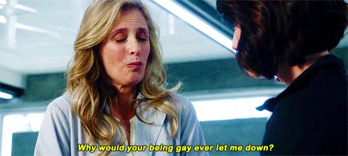 "¿Por qué me decepcionaría que seas gay?" (Vía karazorelgifs.tumblr.com)
