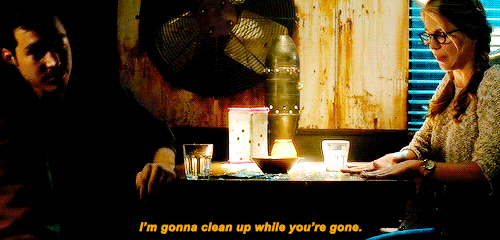 "Yo voy a limpiar mientras no estás" (Vía supergirlbenoist.tumblr.com)