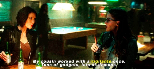 "Mi primo trabajó con un vigilante una vez. Muchos gadgets, todavía más demonios" ´(Vía wally-west.tumblr.com)