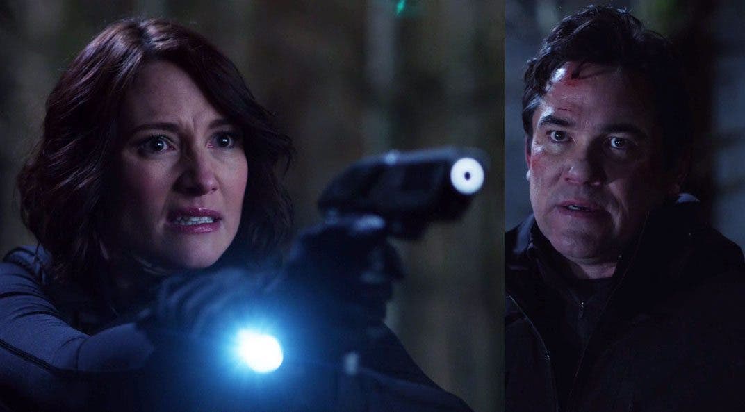 Alex le apunta a Jeremiah