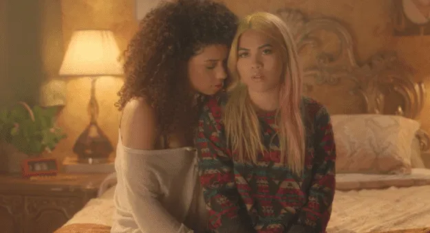 Hayley Kiyoko vídeo Sleepover