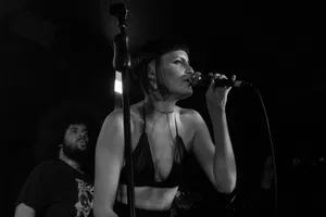 Katie Gavin cantando en Londres