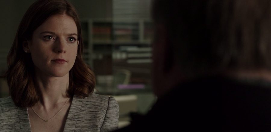 Maia hablando con su tío