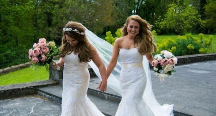 Estas lesbicanarias Irlandesas han protagonizado el vídeo de boda más romántico