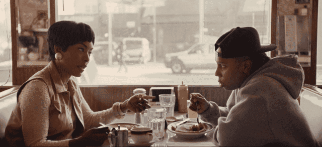 Master of None nos dej&oacute; una emotiva (y social) salida del armario l&eacute;sbica