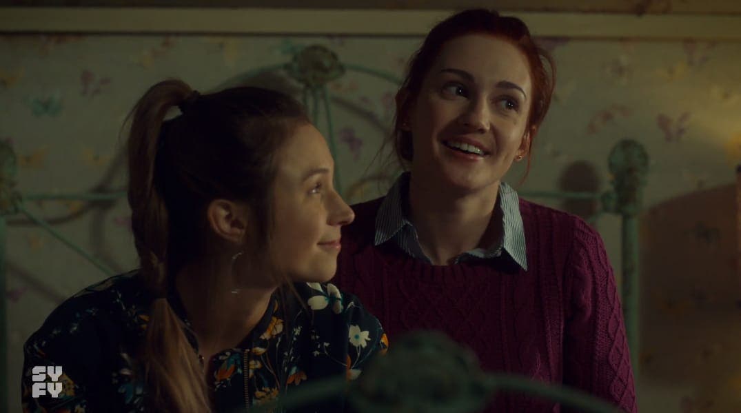 Waverly y Nicole en el cuarto