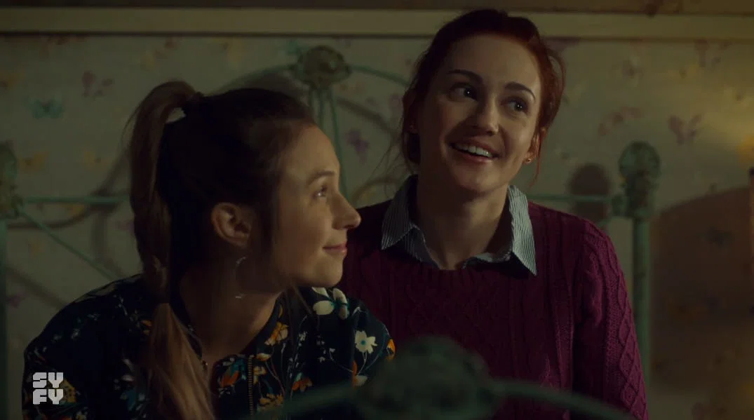 Waverly y Nicole en el cuarto