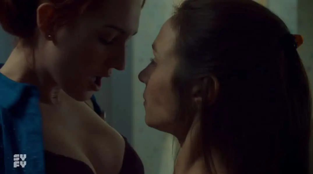 Wayhauht en la cama.jpg