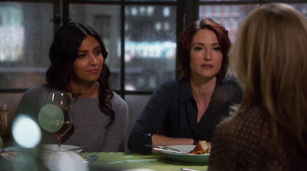 Sanvers hablando con Eliza