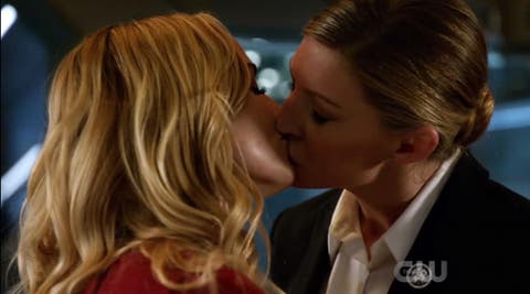 Avalance bes&aacute;ndose