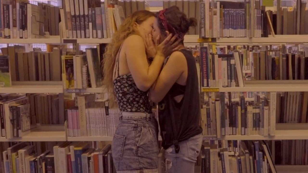 Library Love Stories: Este cortito lésbico súper romántico te enseñará a ligar