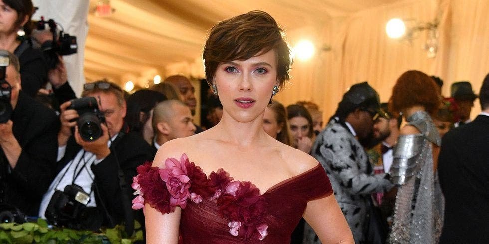 Scarlett Johansson no aprende y ahora interpretará a un personaje transexual