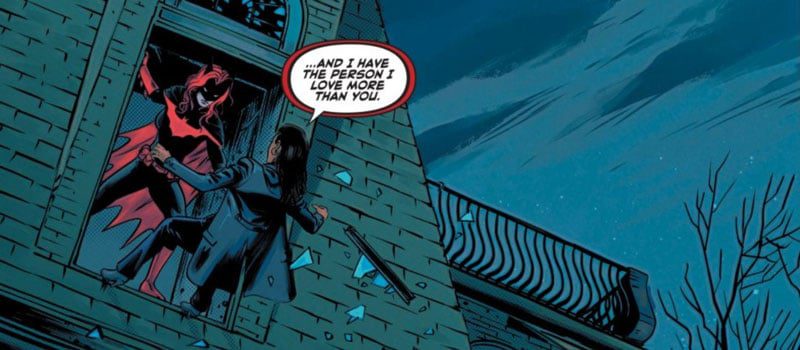 Batwoman luchando con Safiyah