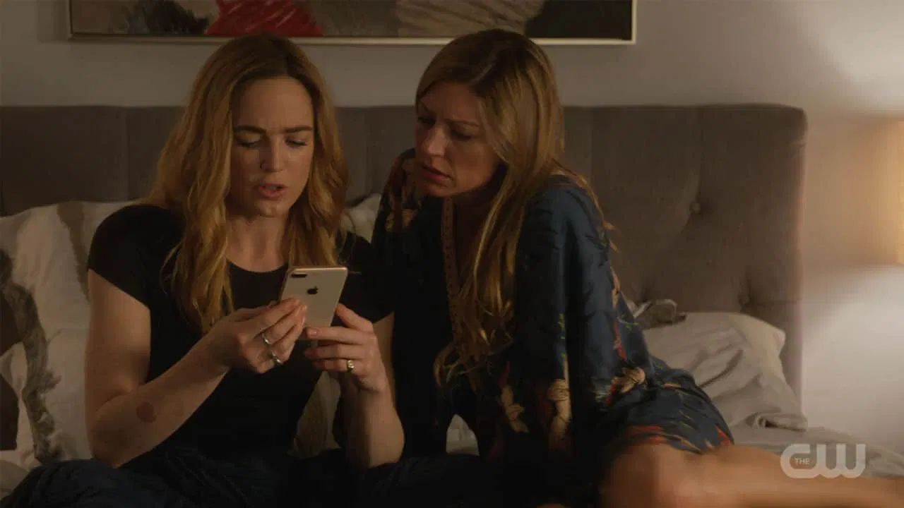Ava y Sara en Legends of Tomorrow