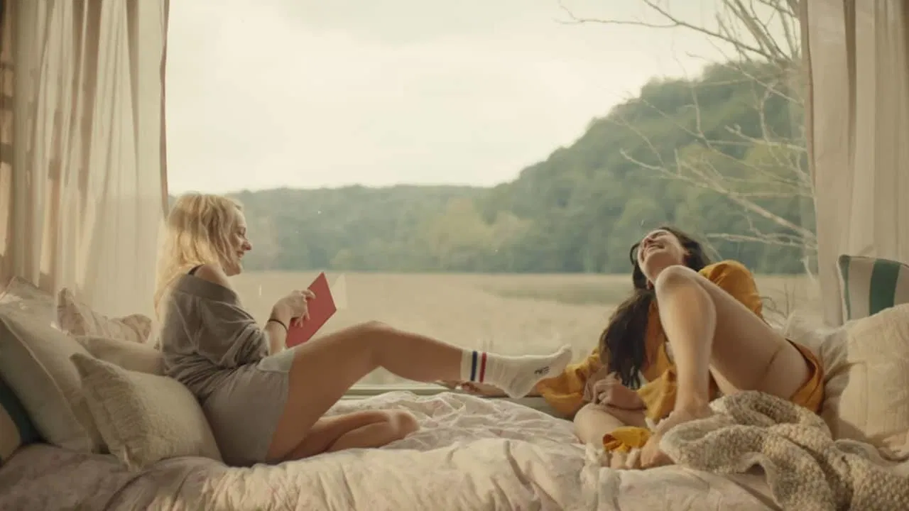 Party of one canciones lésbicas