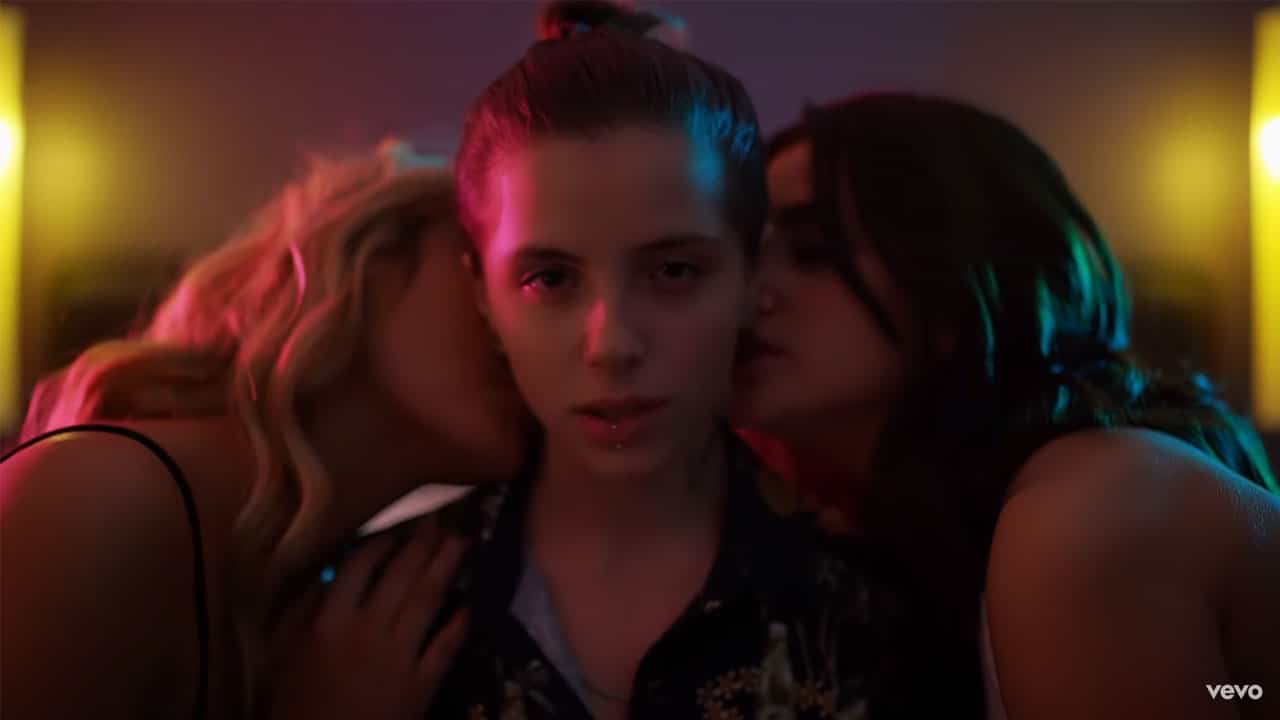 Three Now por Valen Etchegoyen