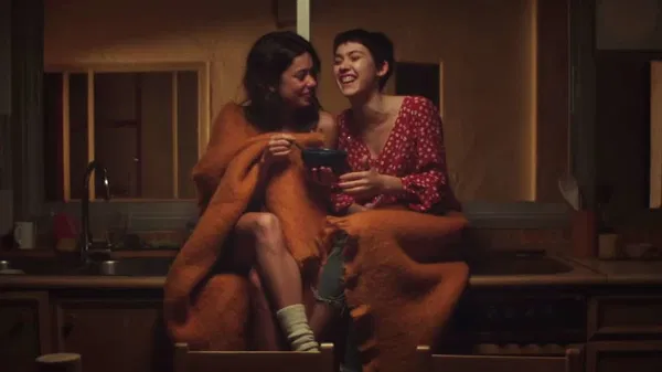 Ana Castillo y Greta Fernandez en on Me