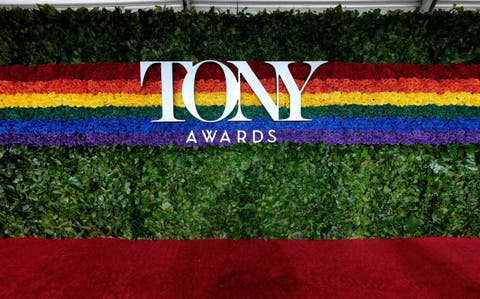 Una bisexual discapacitada y un beso l&eacute;sbico, lo mejor de los Tony Awards 2019