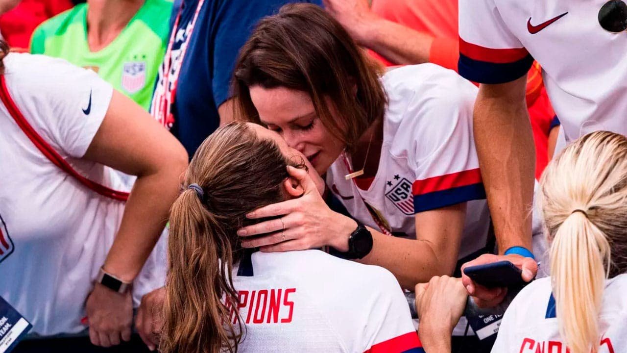Los 5 momentos lésbicos más bonitos de la Copa Mundial Femenina de Fútbol 2019