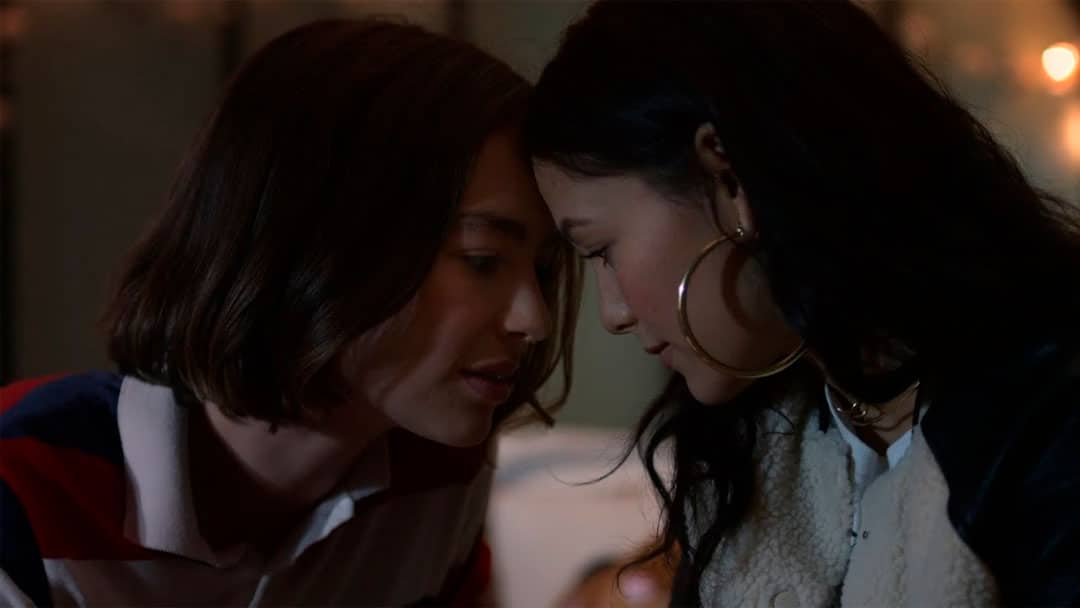 pareja l&eacute;sbica atipico