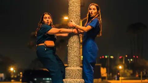 Booksmart pel&iacute;cula l&eacute;sbica