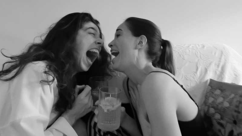 Nuria y Marta pareja lésbica