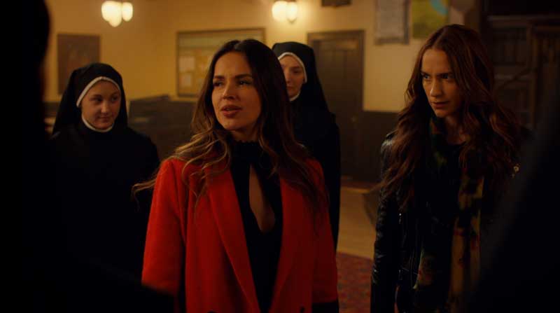 Rosita y Wynonna en el convento