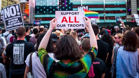 Manifestaci&oacute;n a favor de incluir personas transexuales en el ej&eacute;rcito