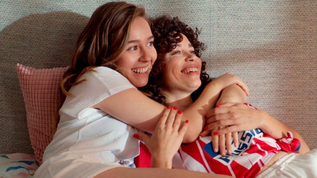 Luimelia resumen de episodio 3&times;01 &laquo;La vecina indiscreta&raquo;