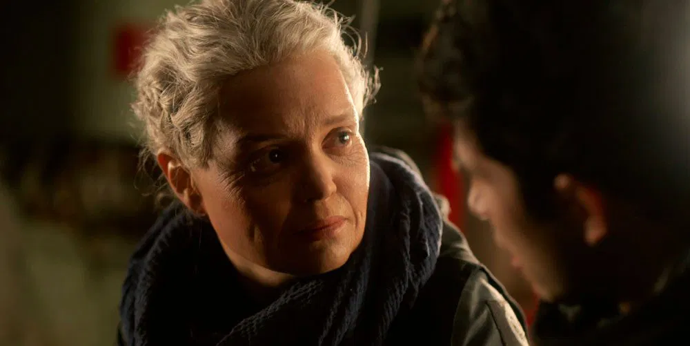 Tali y Adil en Motherland Fort Salem