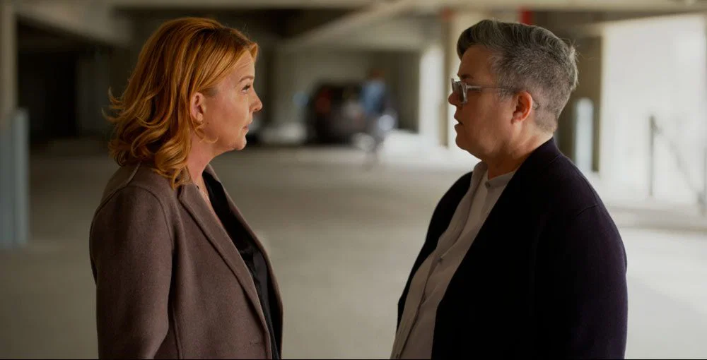 Tina y Carrie discutiendo