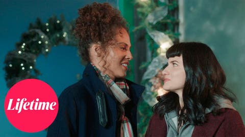 Pareja l&eacute;sbica de Under the Christmas Tree