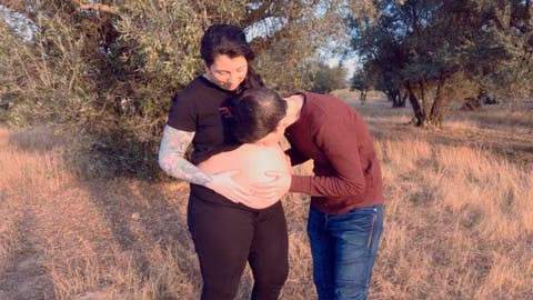 Pareja l&eacute;sbica embarazada