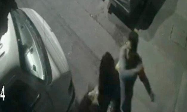 Un hombre golpeó con un ladrillo a una pareja de chicas que se besaban en Coyoacán