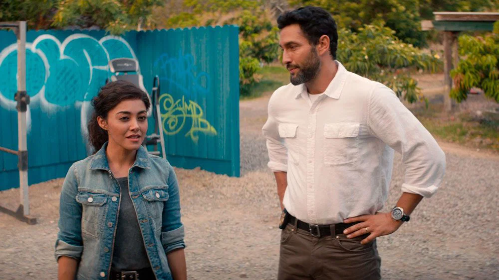 Lucy hablando con Jesse
