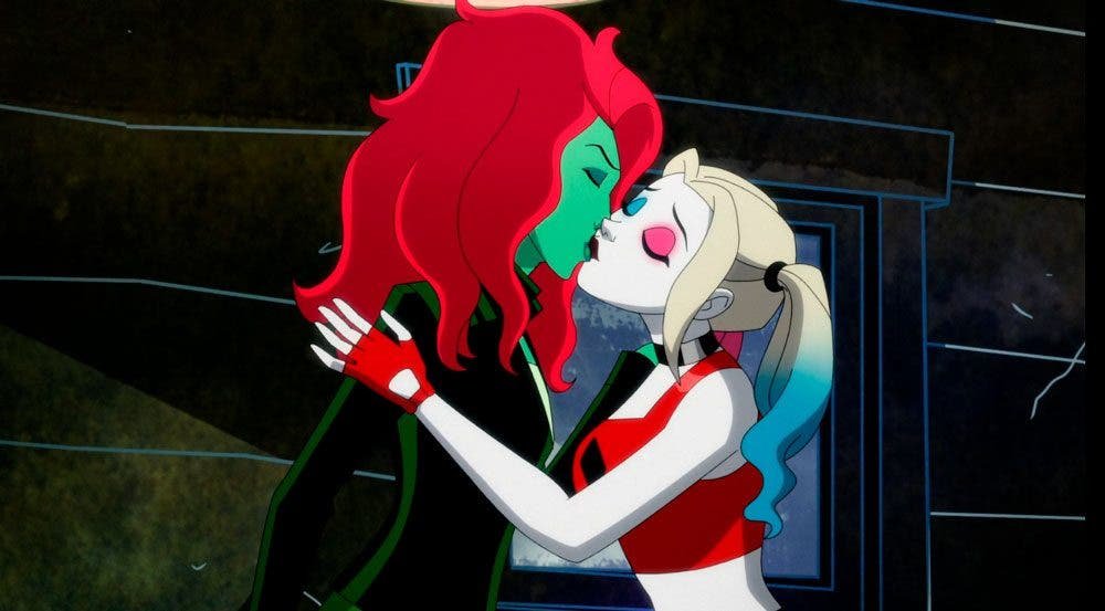 Poison Ivy y Harley Quinn besándose