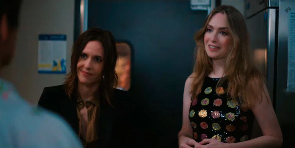 Finley disculpándose con Shane y Tess