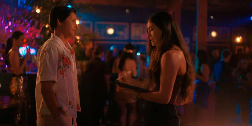 Finley intentando disculparse con Dani