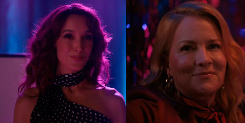 Tina y Bette intercambiando miradas