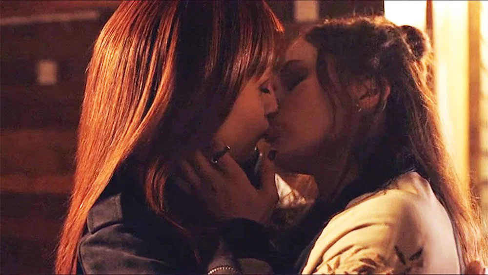 Niska y Astrid en la segunda temporada de Humans