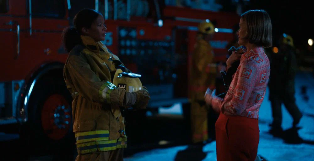 Alice y Tasha discutiendo