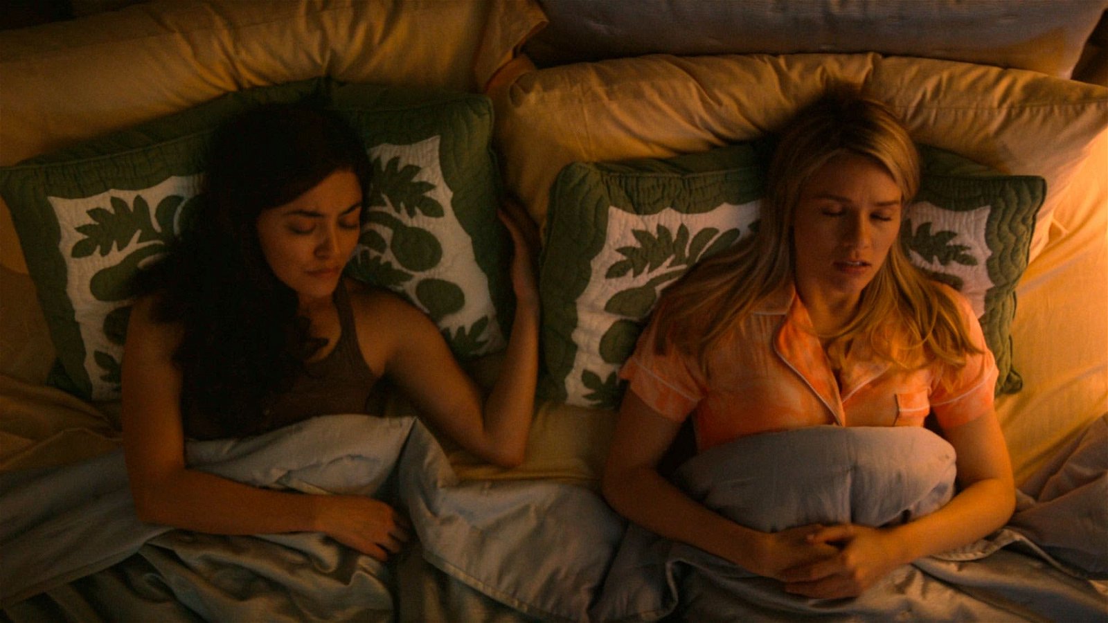Lucy y Kate durmiendo como angelitos
