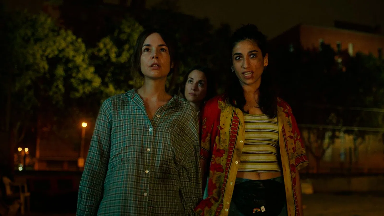 Cata con Desi e Irene en el tercer episodio de Sin Huellas