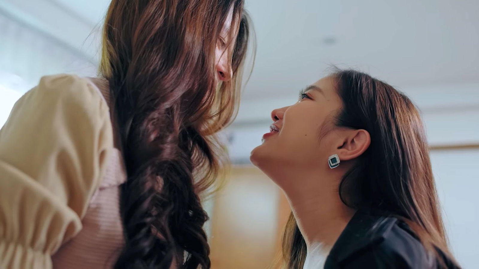 Mon y Sam ri&eacute;ndose en GAP