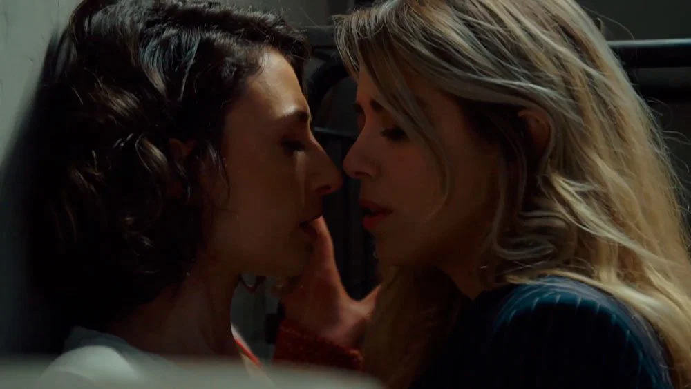 Blanca y Nora la pareja lésbica de Mía es la venganza