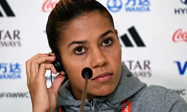 Reportero de la BBC le pregunta a la Capitana de Marruecos si en su equipo hay jugadoras lesbianas