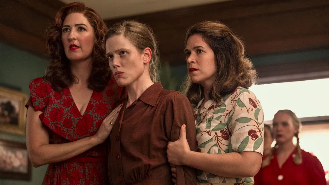 Greta, Jess y Carson en A League of their Own