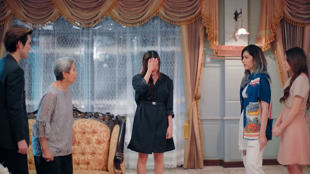 Sam llorando mientras pelea con su abuel