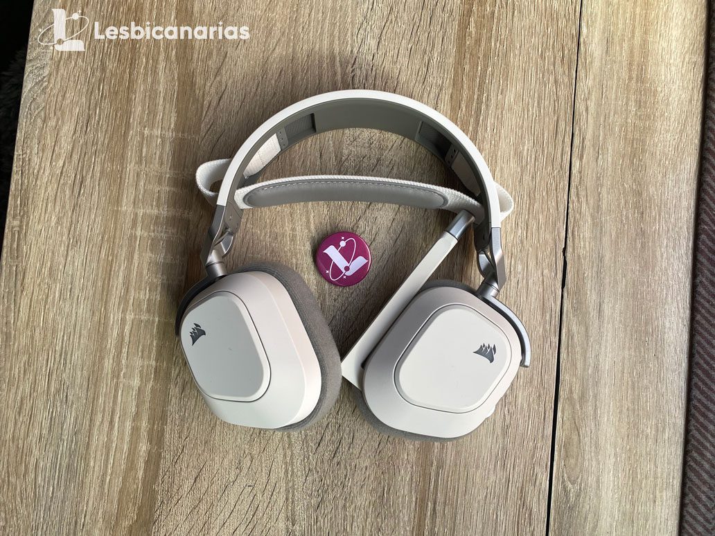Vista frontal de los auriculares HS80 Max Wireless