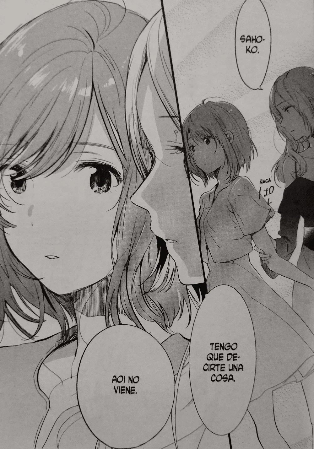 Anna le cuenta a Sahoko que Aoi no vendrá a la reunión.